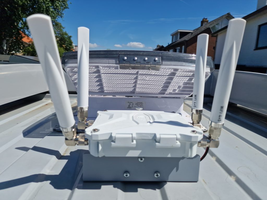 Camper wifi router